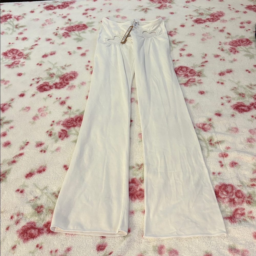 Skims white heart cut out flare leggings size XXS